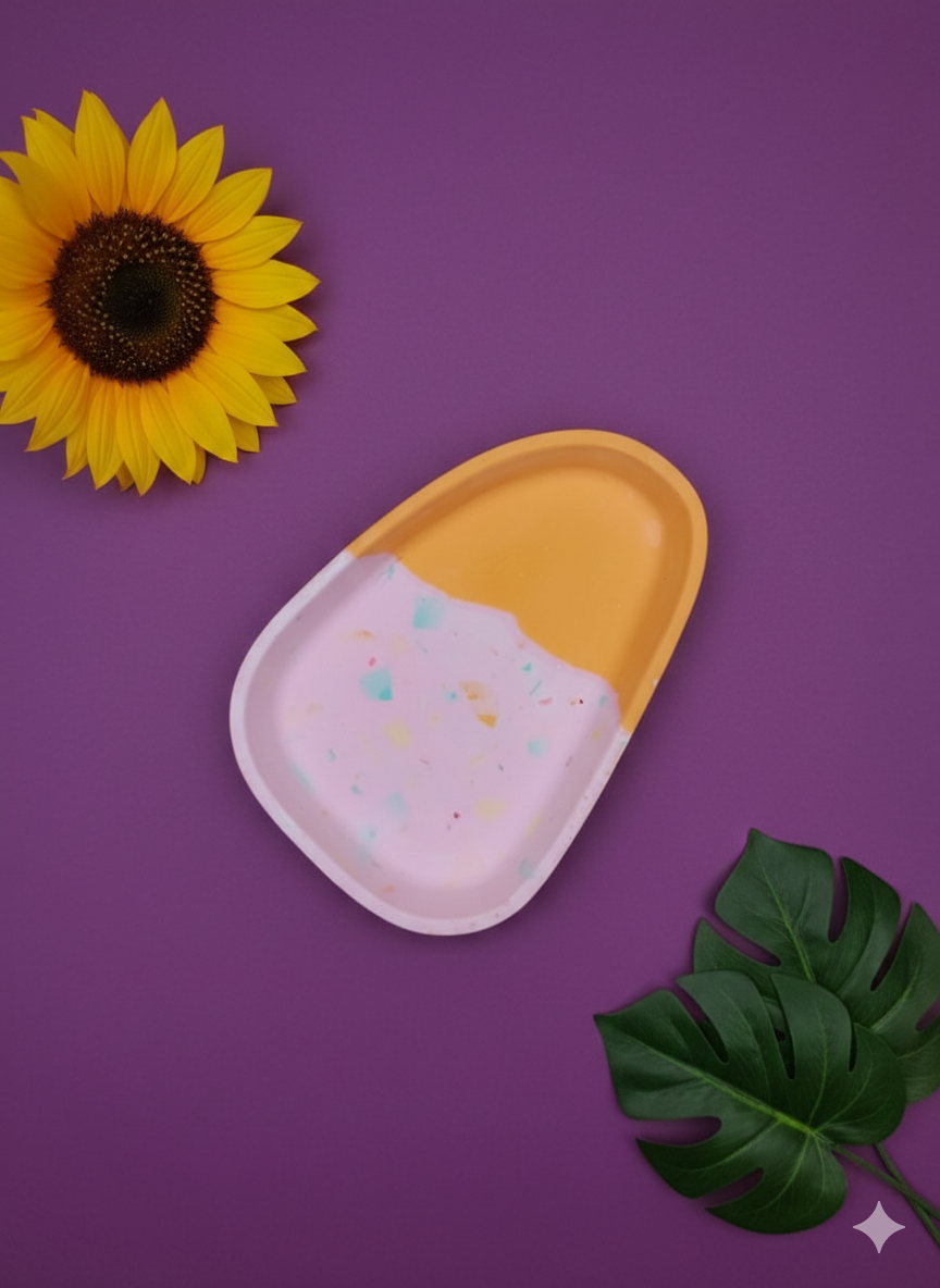 Kleines Gips-Tray "Bonbon Terrazzo" – Filigrane Schmuckablage (14cm)