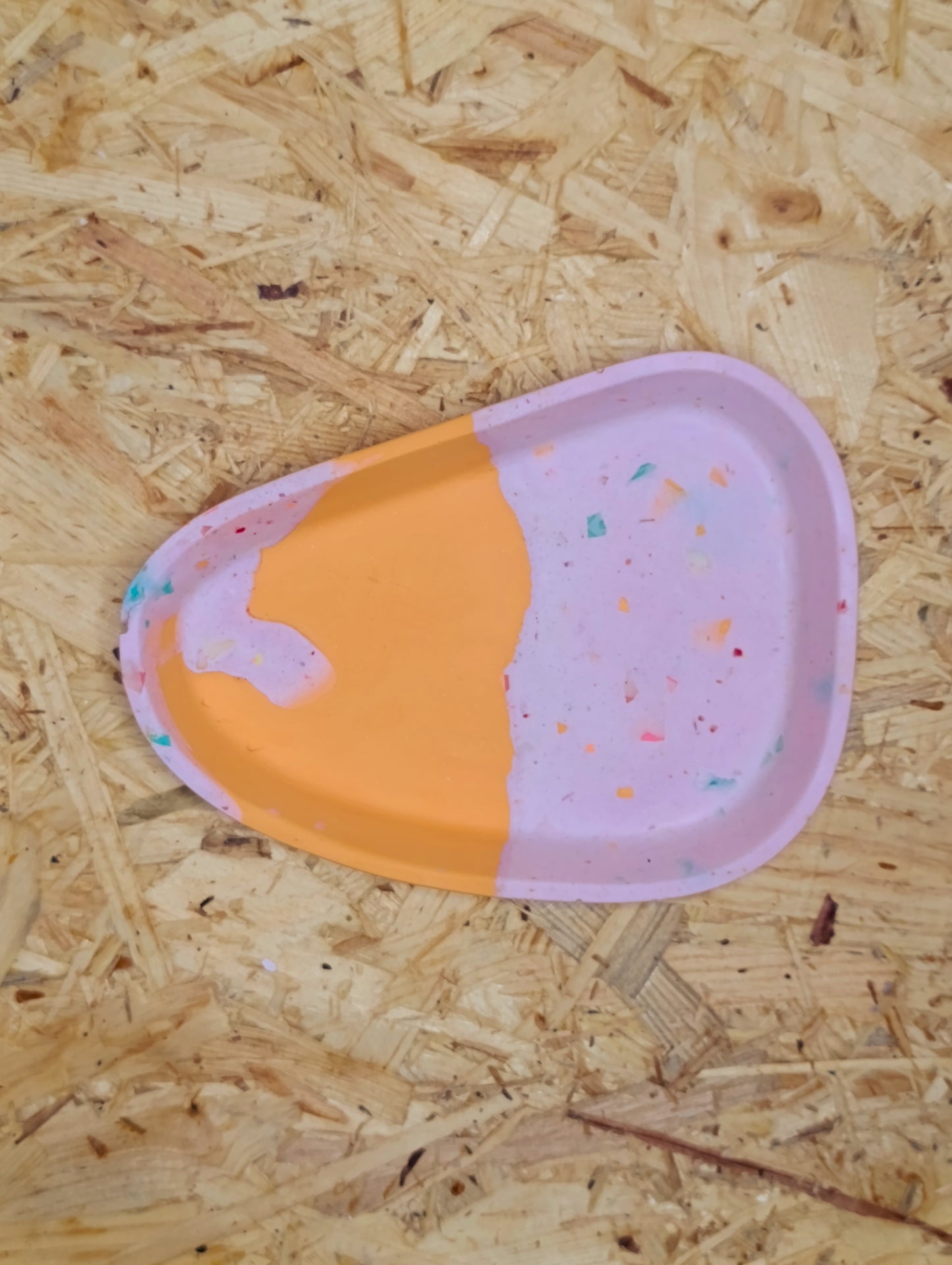 Gips-Tray "Bonbon Terrazzo" – Handgefertigtes Deko-Tablett (17cm)