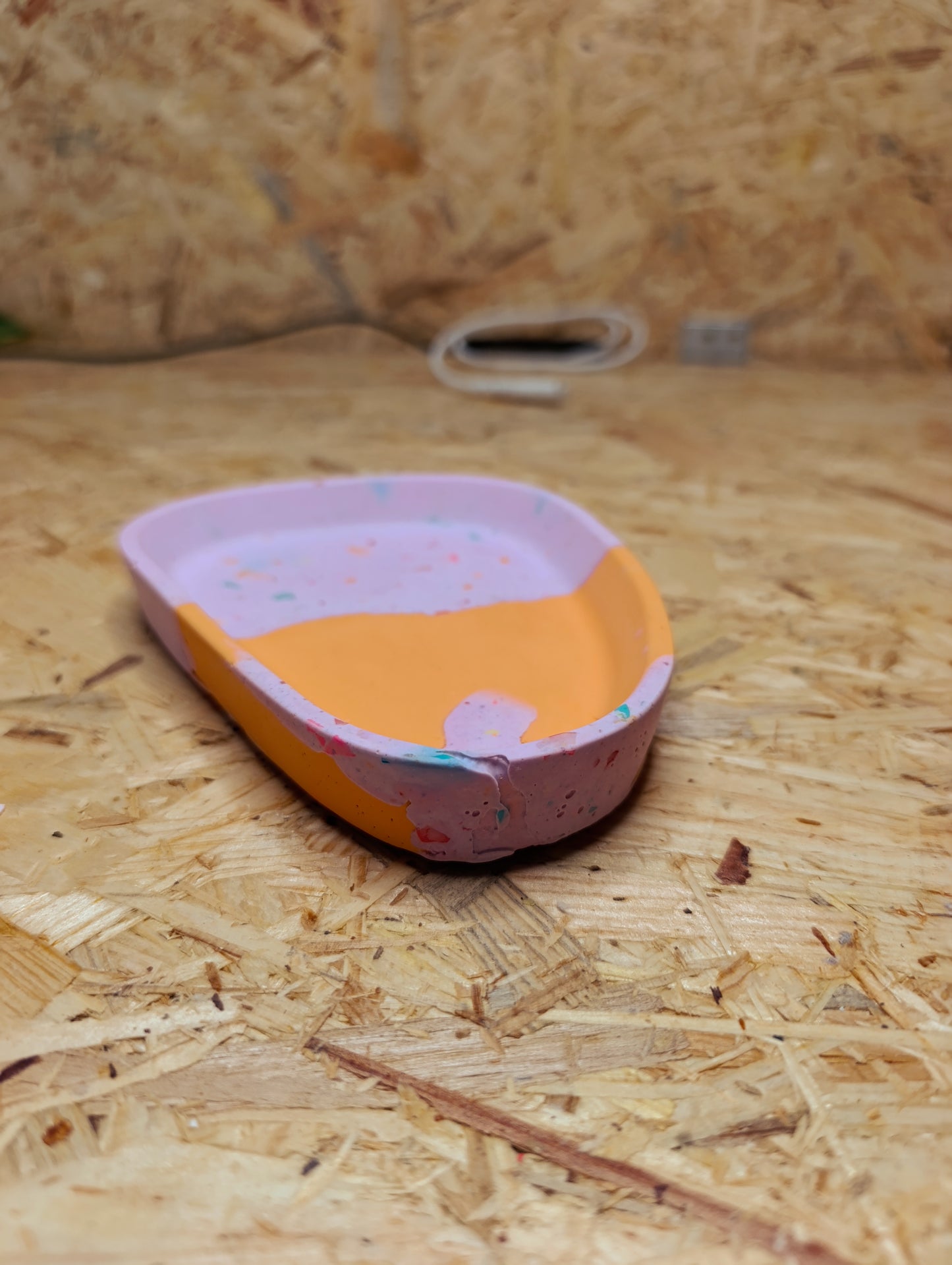 Gips-Tray "Bonbon Terrazzo" – Handgefertigtes Deko-Tablett (17cm)